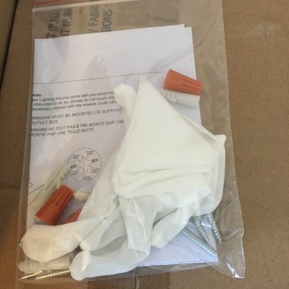 Kinsley Wall Sconce by MATTEO - BRAND NEW IN BOX! 𝟐 𝐚𝐯𝐚𝐢𝐥𝐚𝐛𝐥𝐞 - Picture 9 of 11